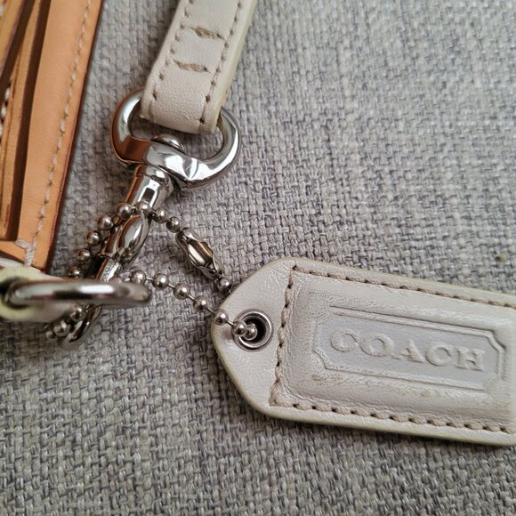 COACH authentic leather wallet - Picture 3 of 9